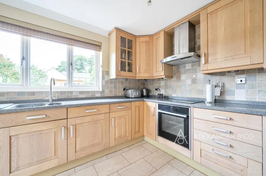 Old Manor Close, Whaddon, MK17, photo 4