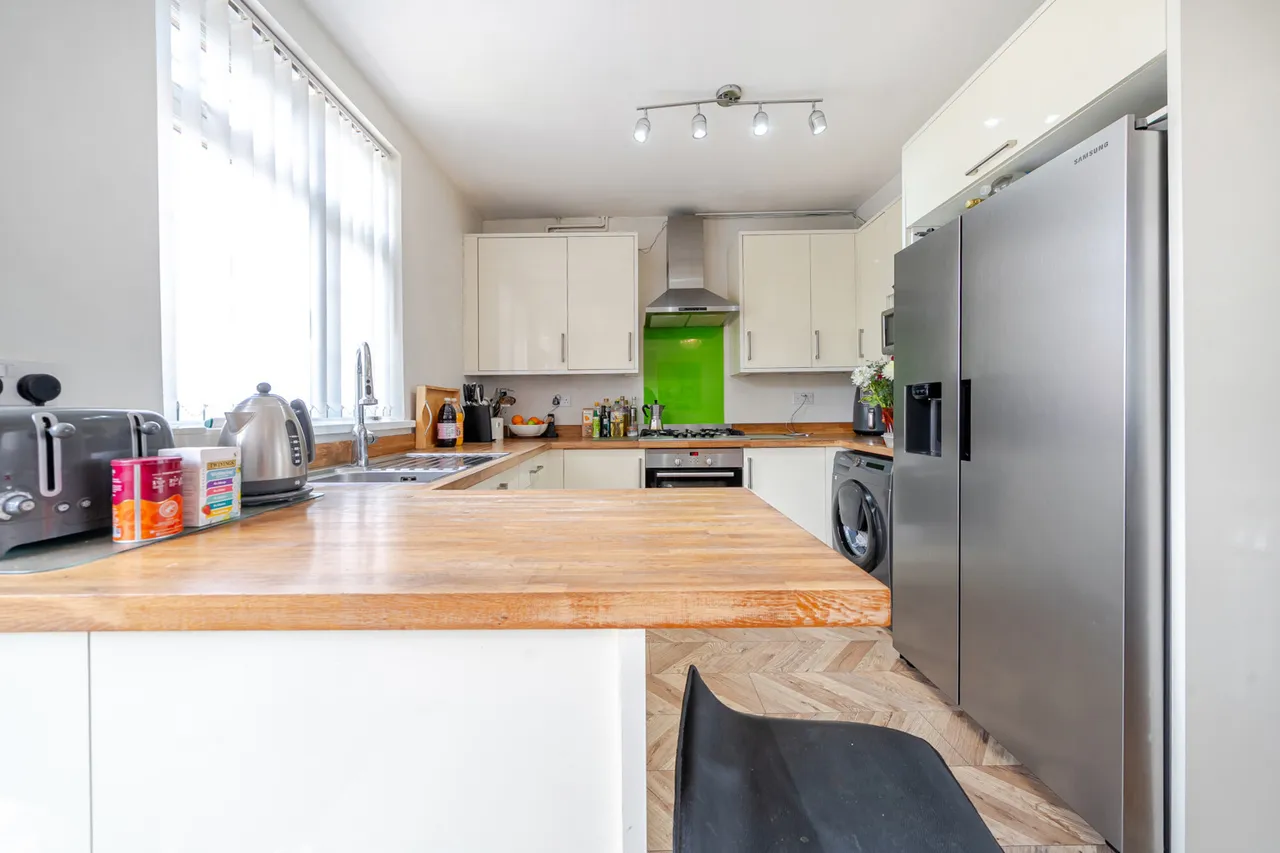 Harlington Road, Hillingdon, UB8, photo 17