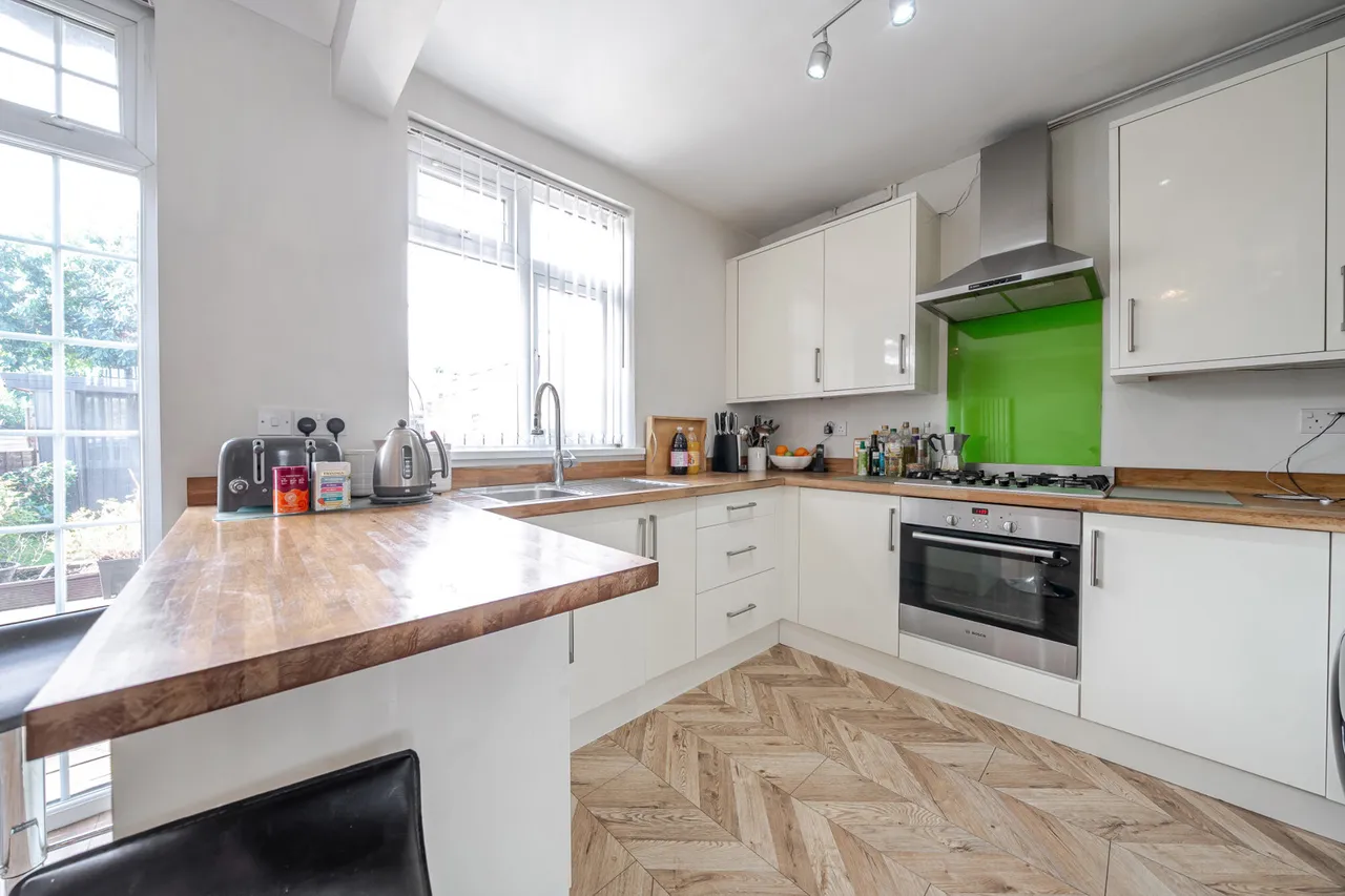 Harlington Road, Hillingdon, UB8, photo 5