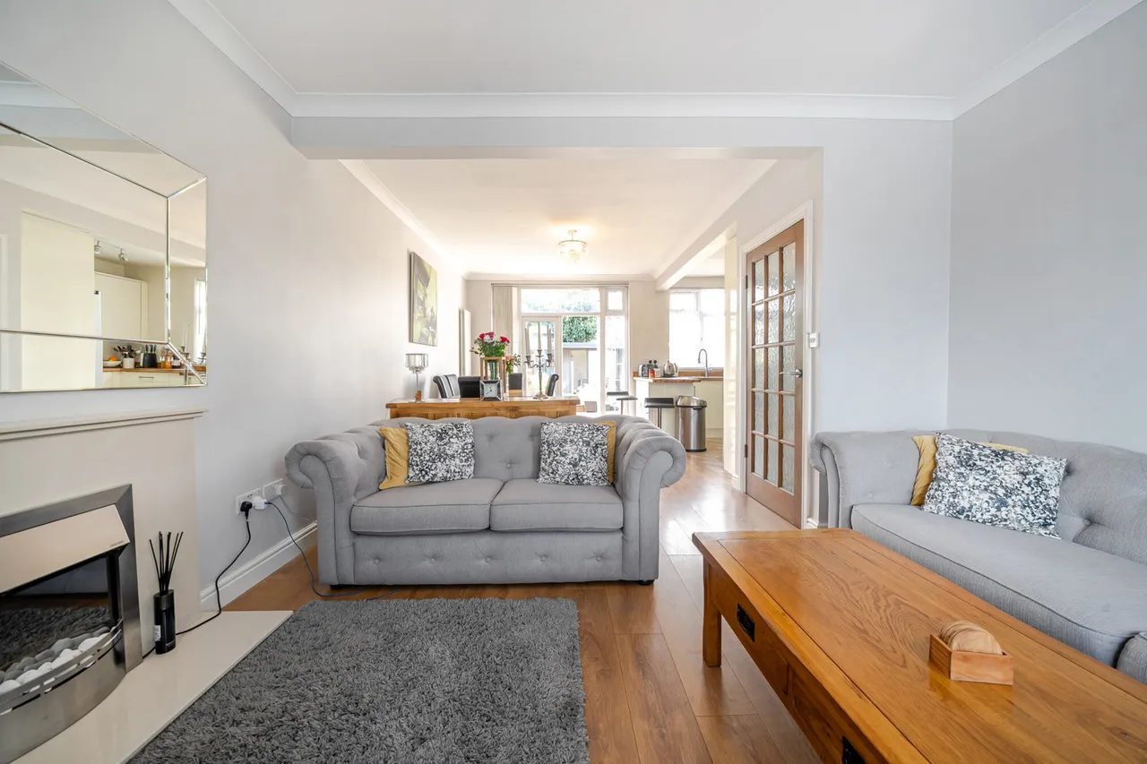 Harlington Road, Hillingdon, UB8, photo 3