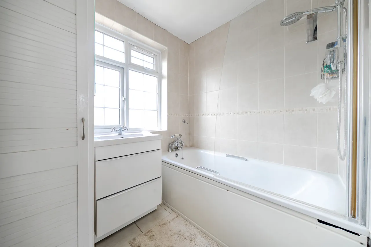 Harlington Road, Hillingdon, UB8, photo 10