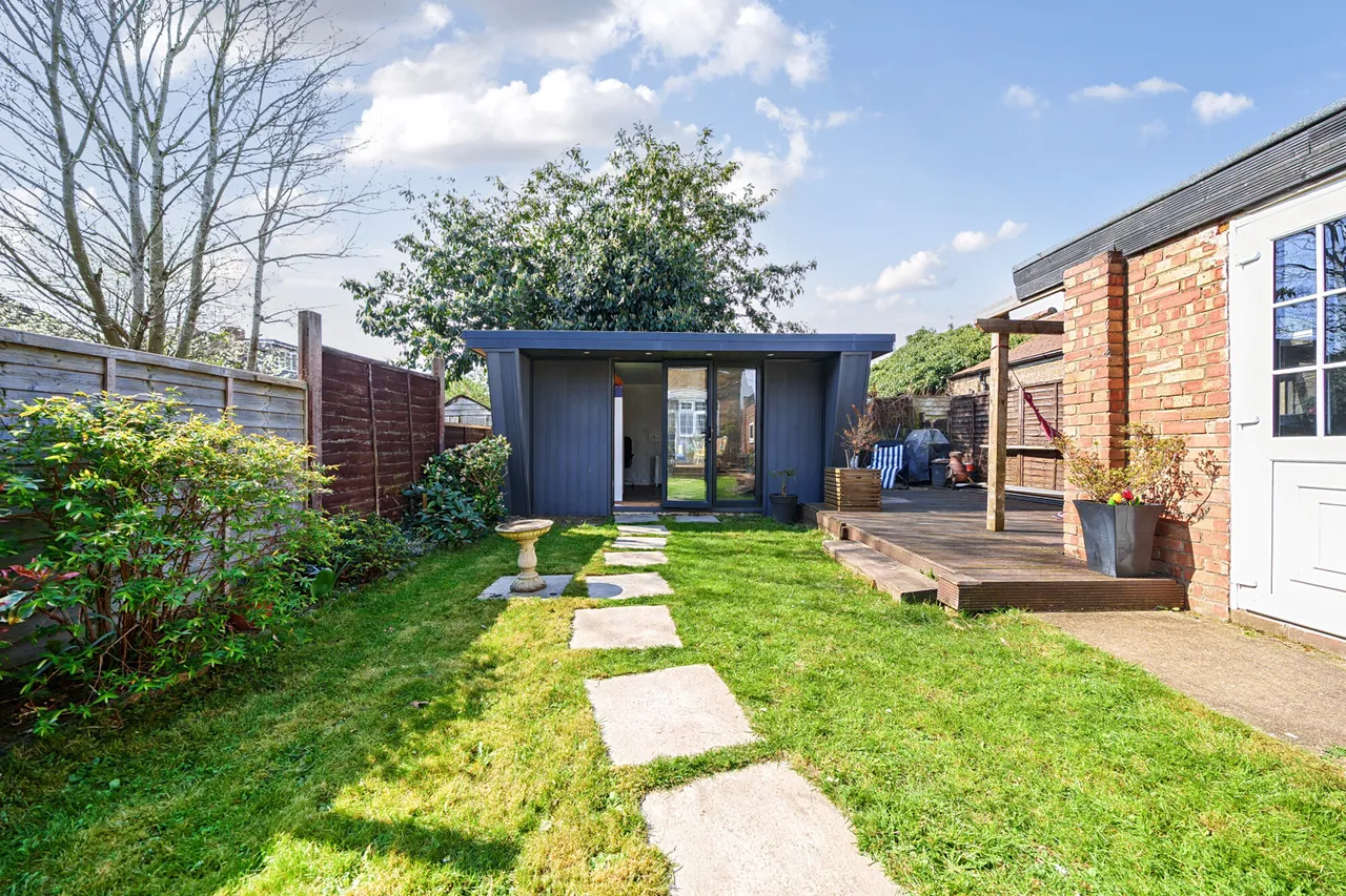 Harlington Road, Hillingdon, UB8, photo 8