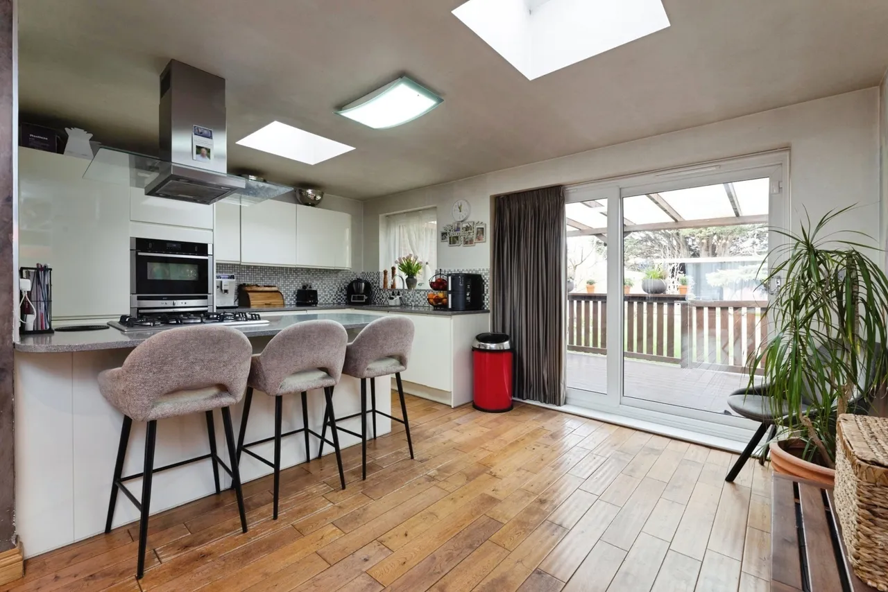 Fairlop Road, ILFORD, Essex, IG6, photo 7