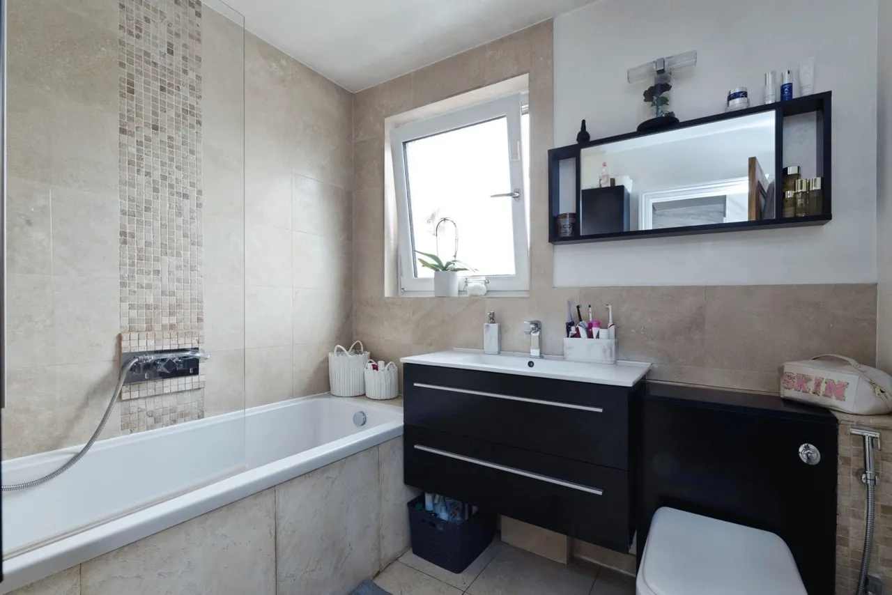 Fairlop Road, ILFORD, Essex, IG6, photo 14