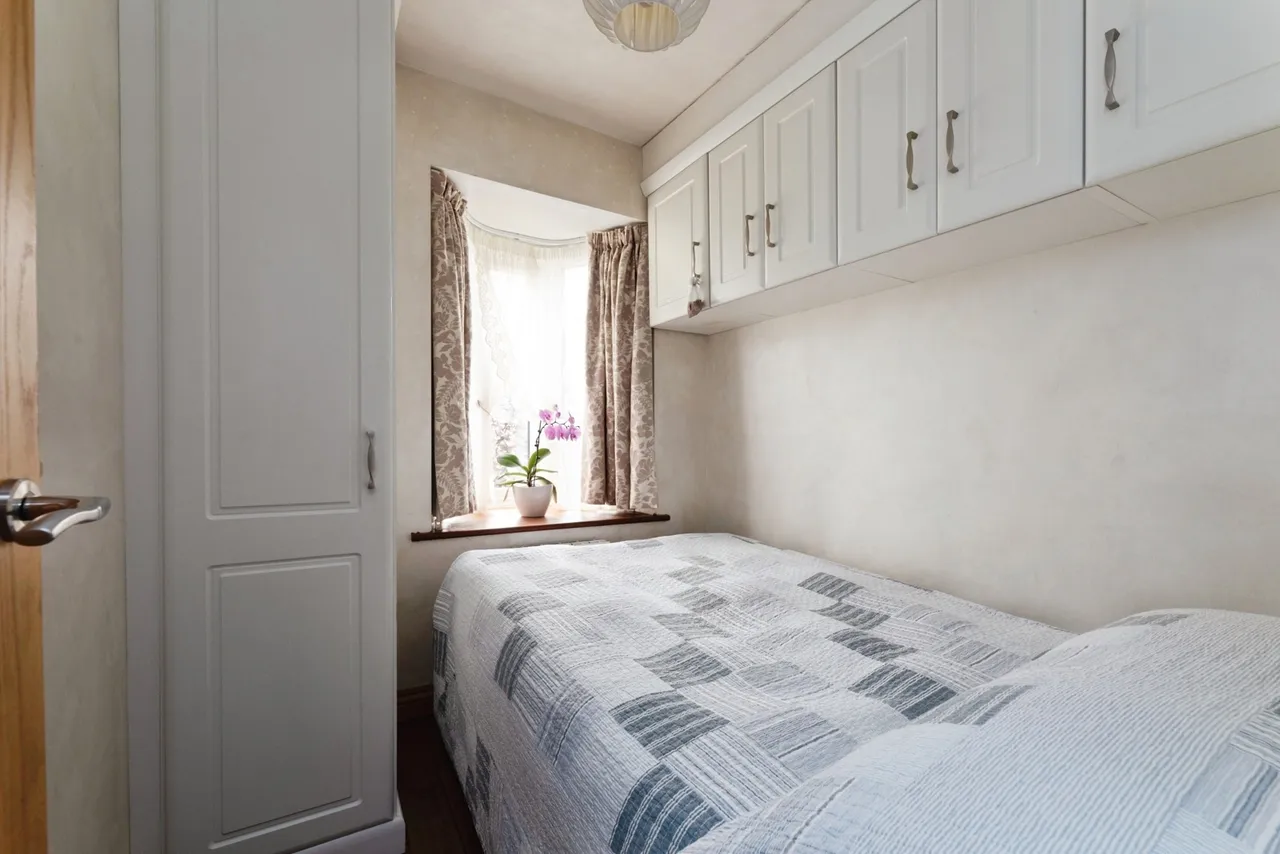 Fairlop Road, ILFORD, Essex, IG6, photo 13