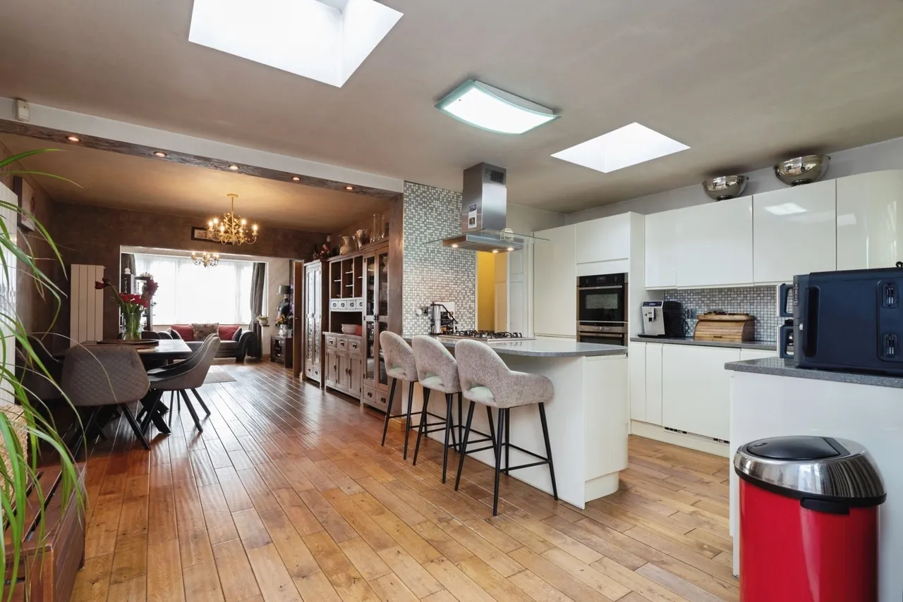 Fairlop Road, ILFORD, Essex, IG6, photo 6