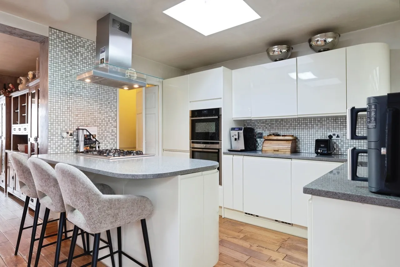Fairlop Road, ILFORD, Essex, IG6, photo 8