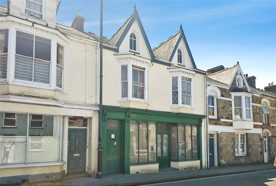 3 bed house for sale — Trelowarren Street, Camborne, Cornwall, TR14