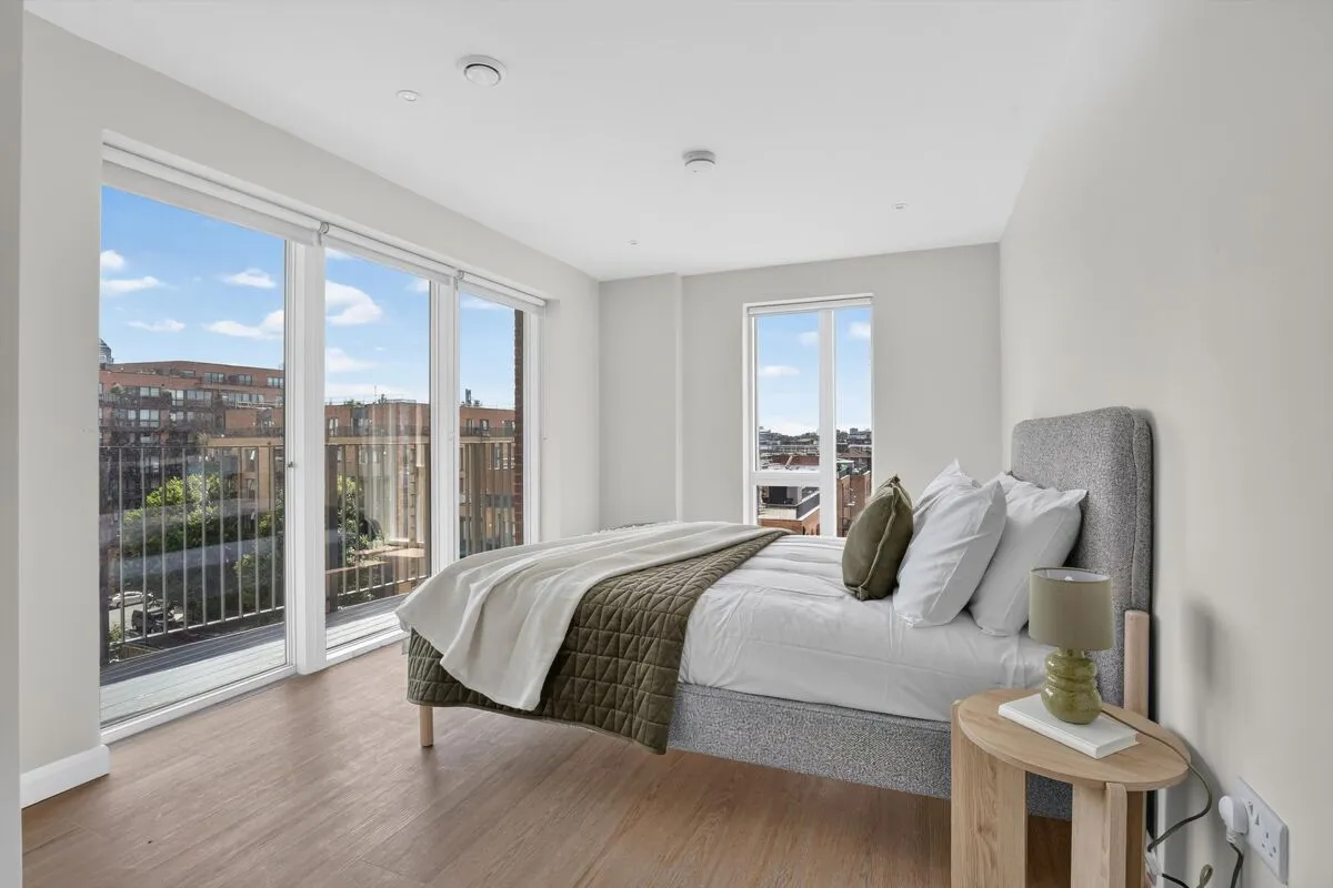 3 bed flat to rent, Violet Road, London, E3
