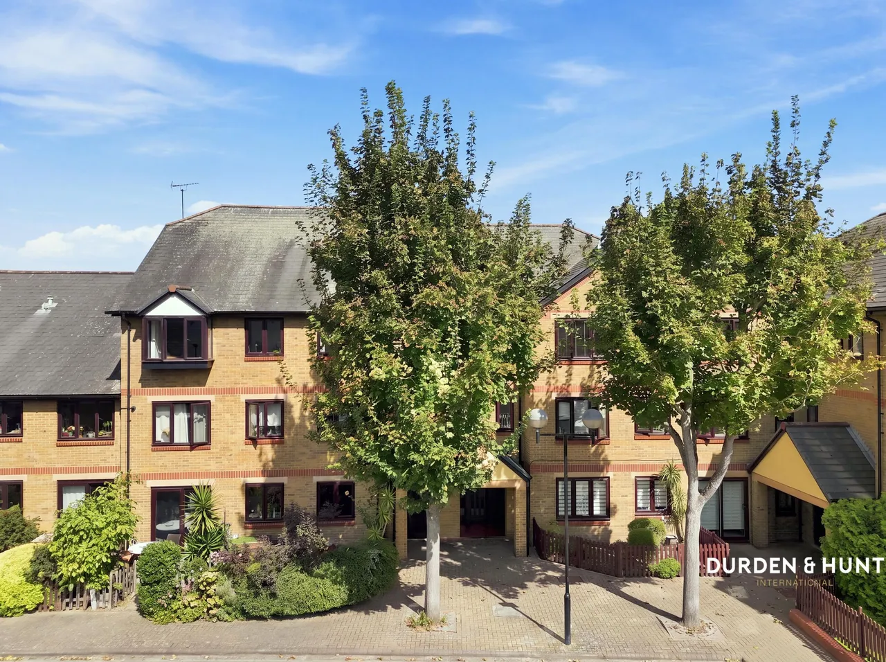 2 bed flat for sale, Riverside Close, Hackney, E5