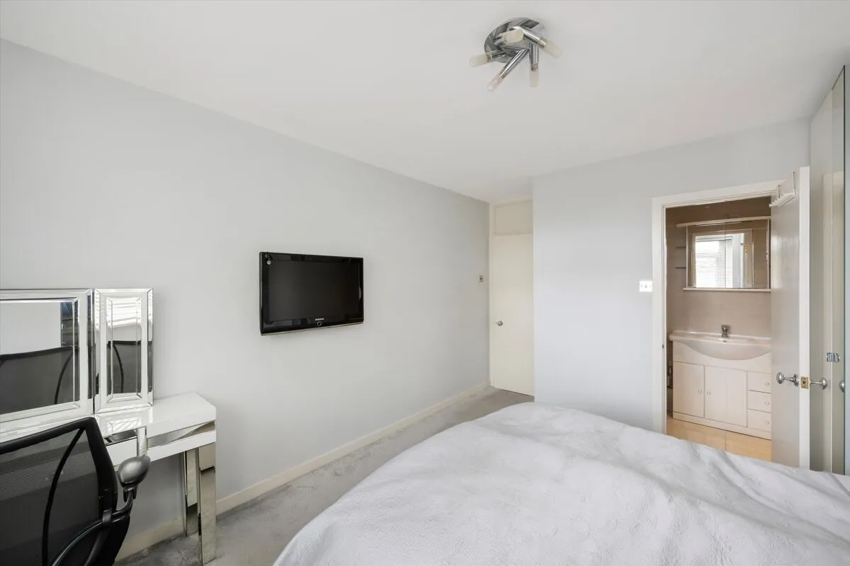 Haverstock Hill, London, NW3, photo 6