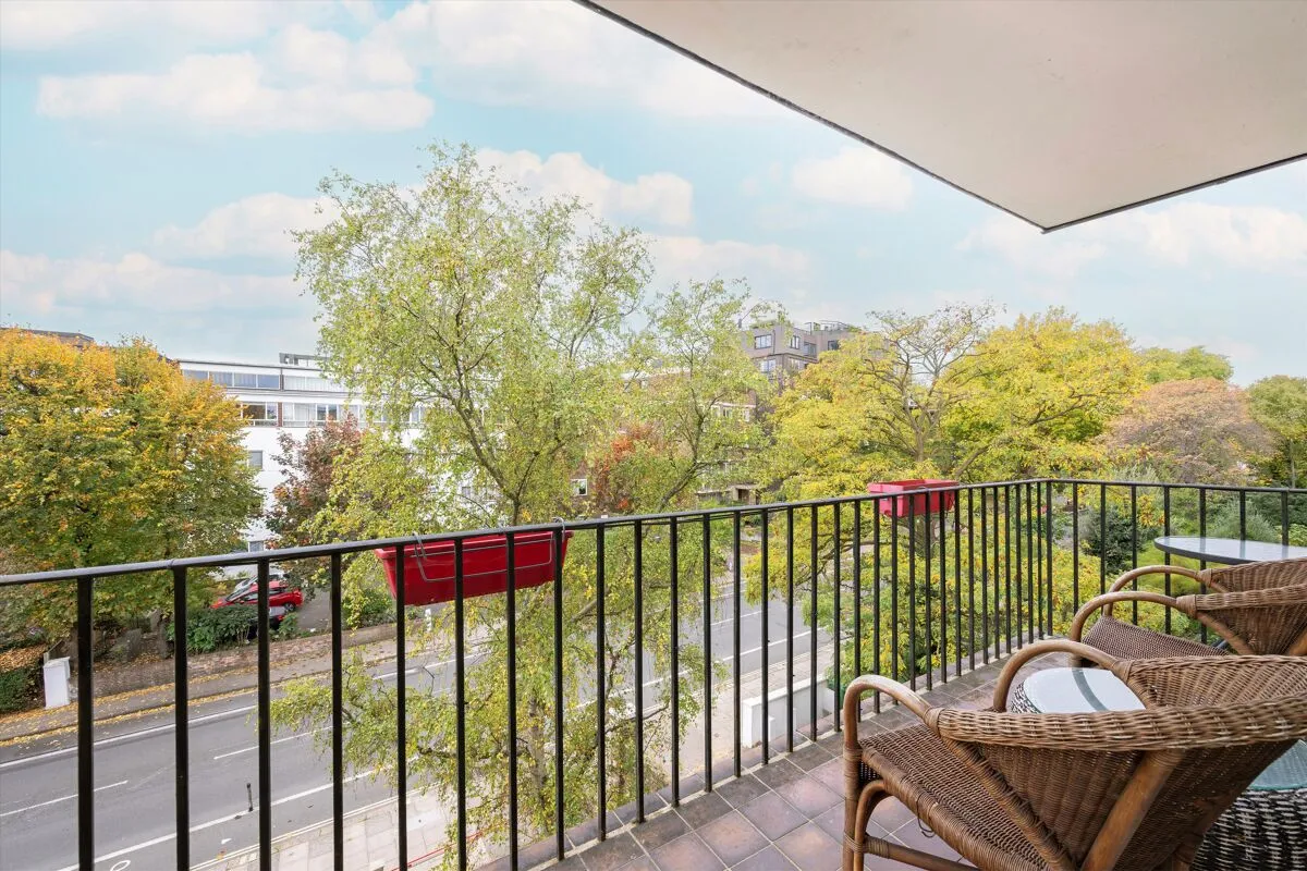 Haverstock Hill, London, NW3, photo 2