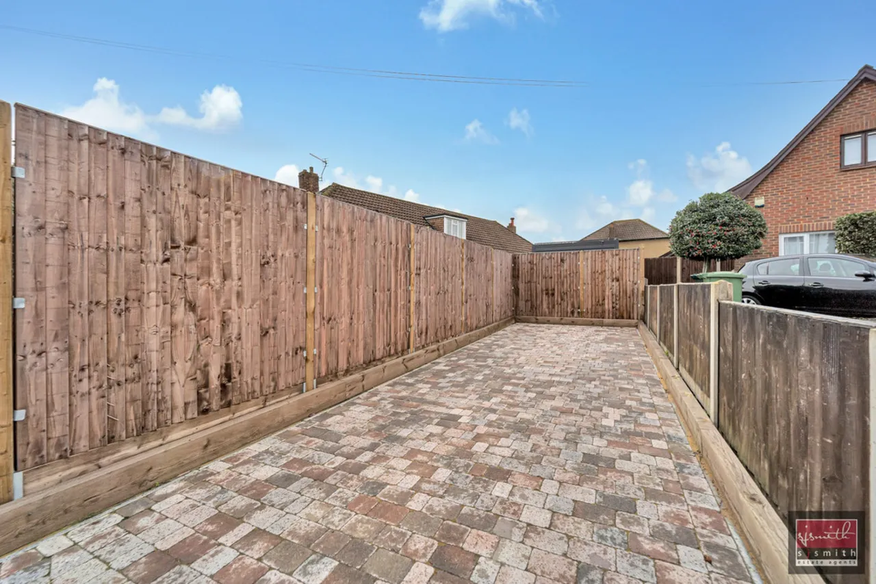 Chesterfield Road, Ashford, TW15, photo 16