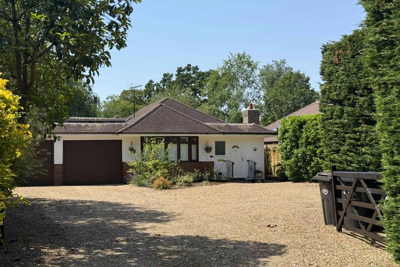The Glade, Fetcham, KT22, photo 14