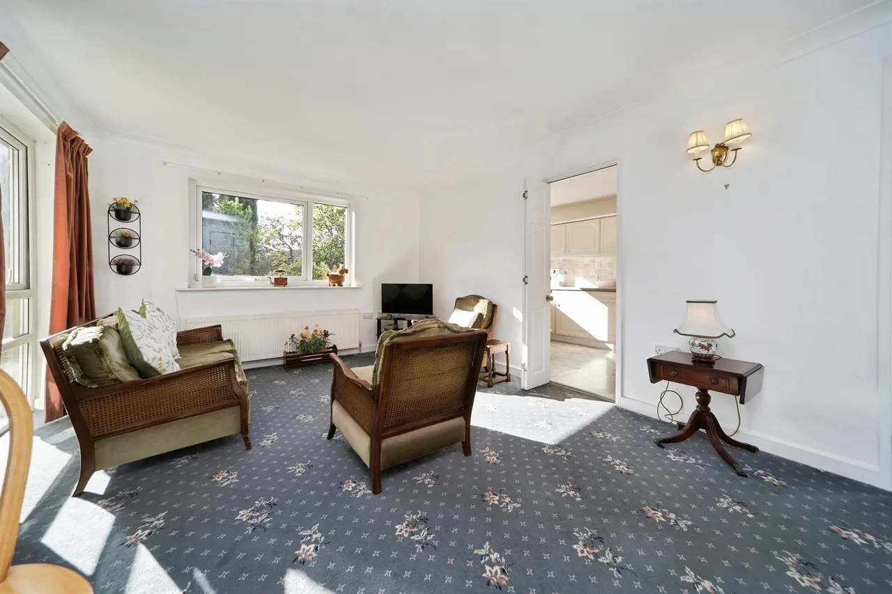Renton Drive, Guiseley, LS20, photo 4
