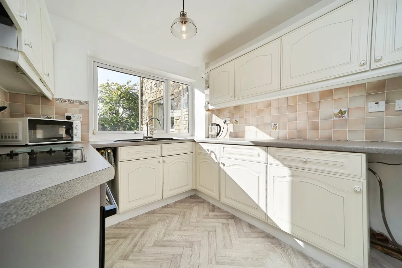 Renton Drive, Guiseley, LS20, photo 6