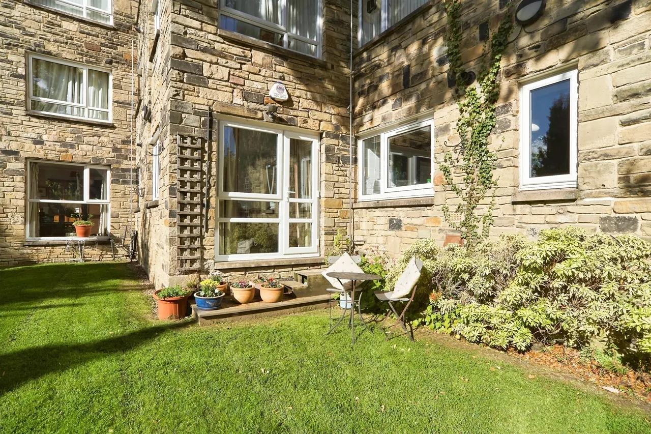 Renton Drive, Guiseley, LS20, photo 5