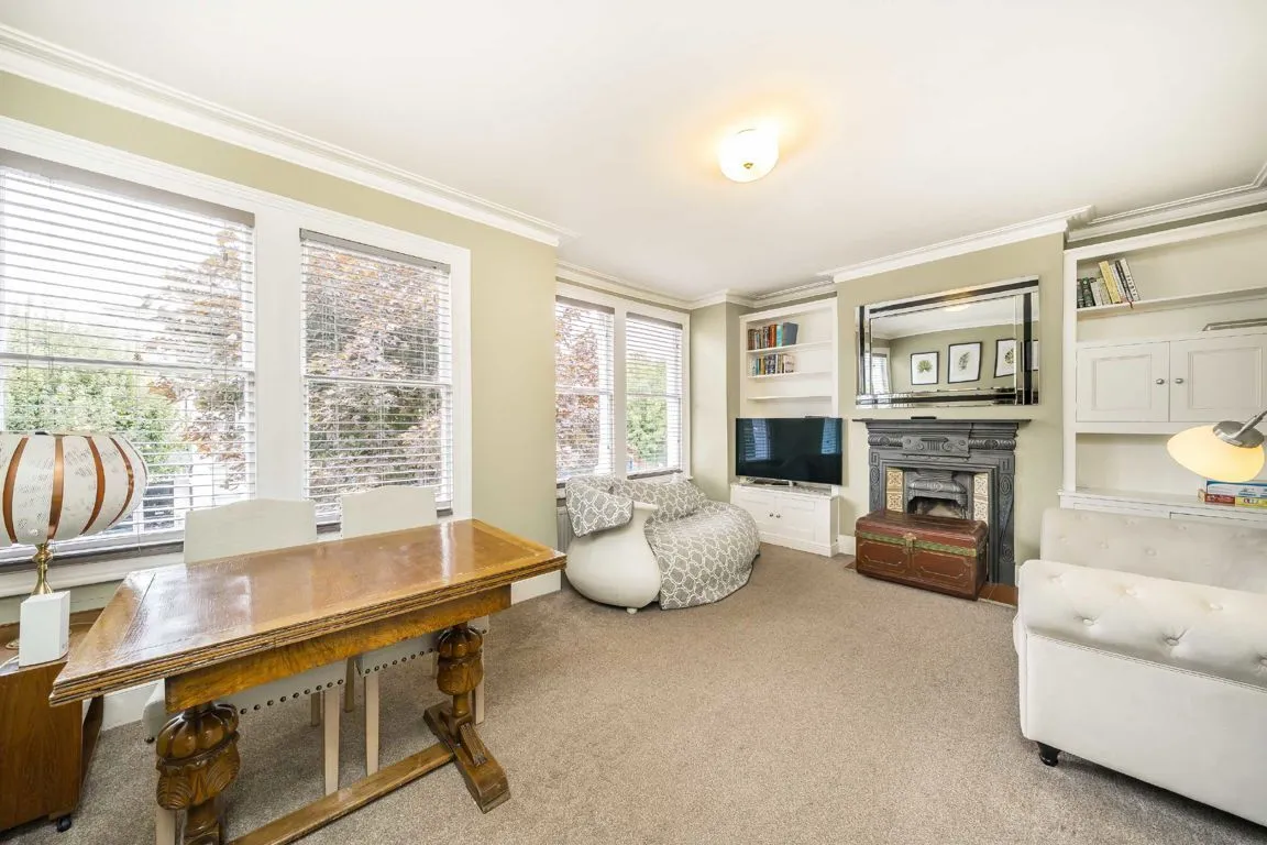 Trentham Street, SW18, photo 2