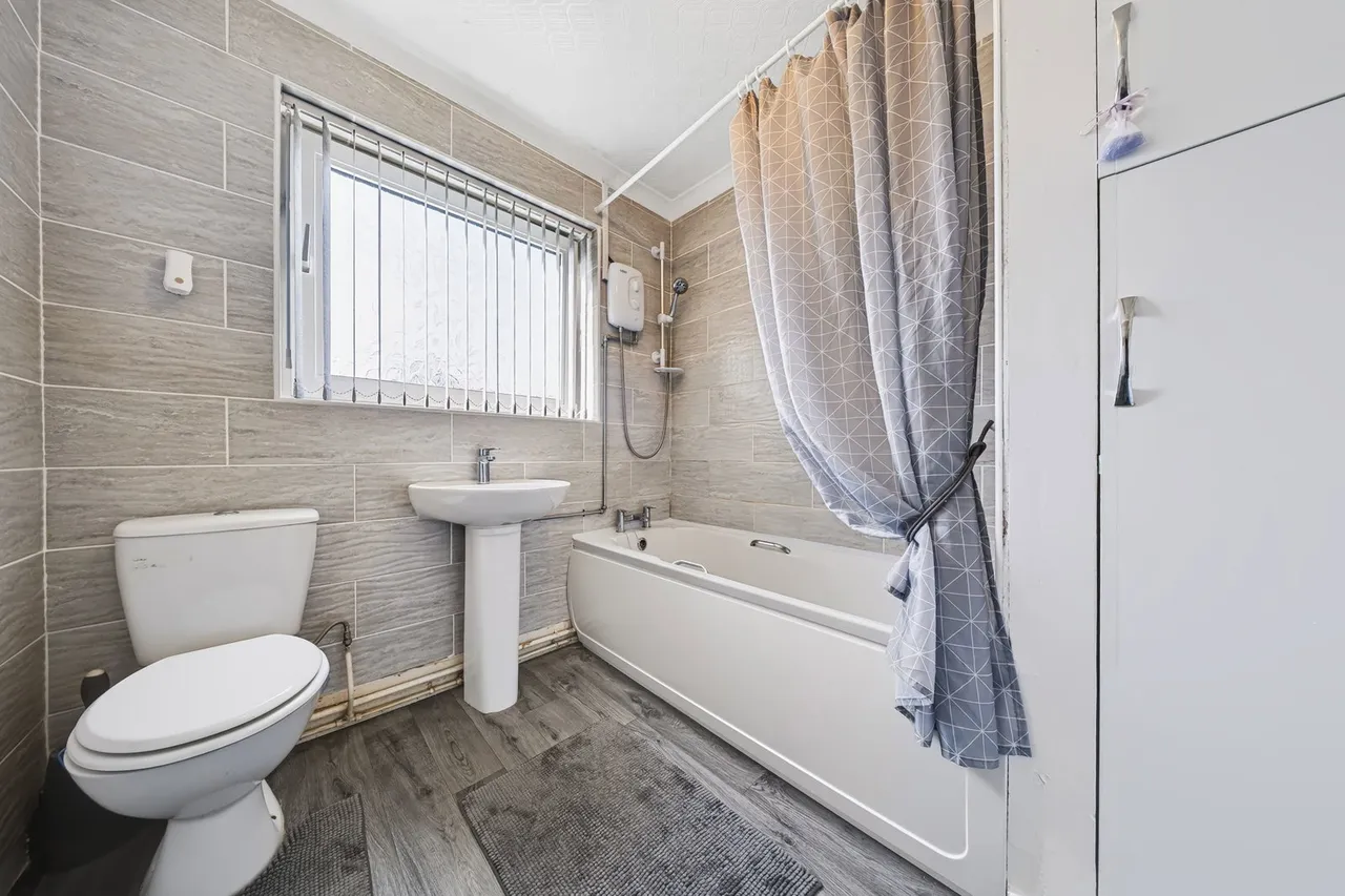 Eddisbury Road, Whitby, CH66, photo 9