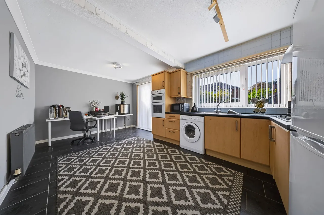 Eddisbury Road, Whitby, CH66, photo 5