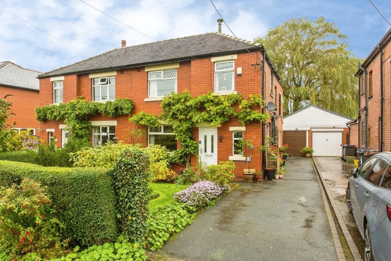 3 bed house for sale, Bannister Lane, Farington Moss, PR26