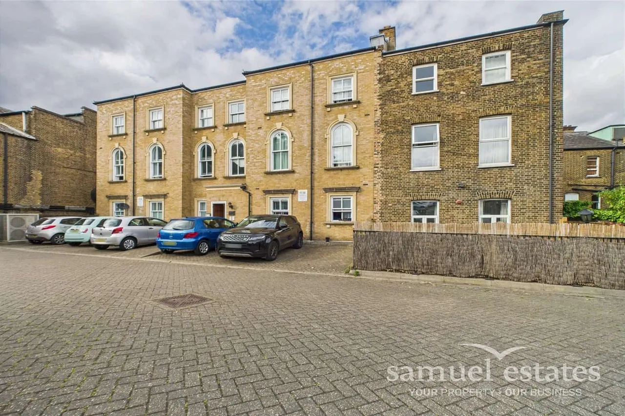 2 bed flat for sale — 9 London Road, London, SE23 3TS