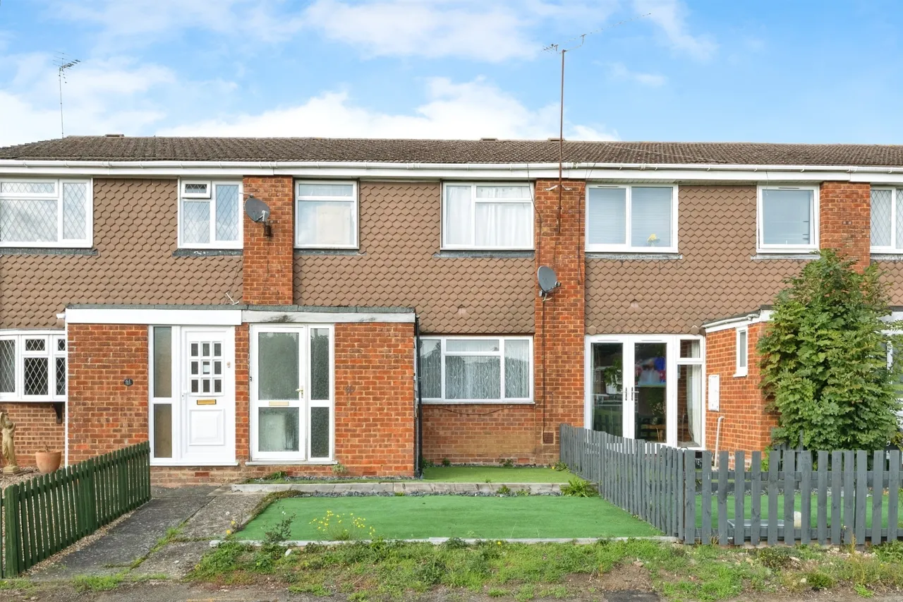 3 bed house for sale — Grange Close, Leighton Buzzard