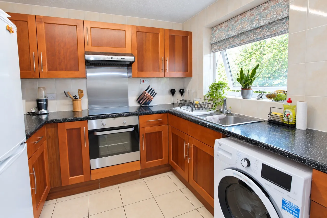 Huxley Close, Northolt, UB5, photo 3