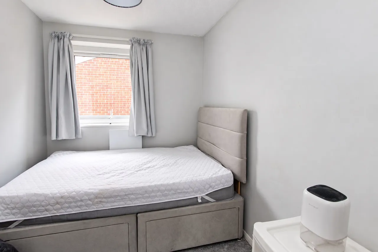 Huxley Close, Northolt, UB5, photo 7
