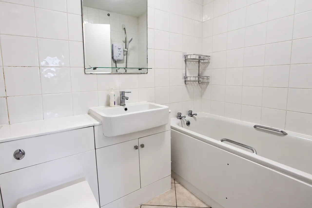 Huxley Close, Northolt, UB5, photo 6