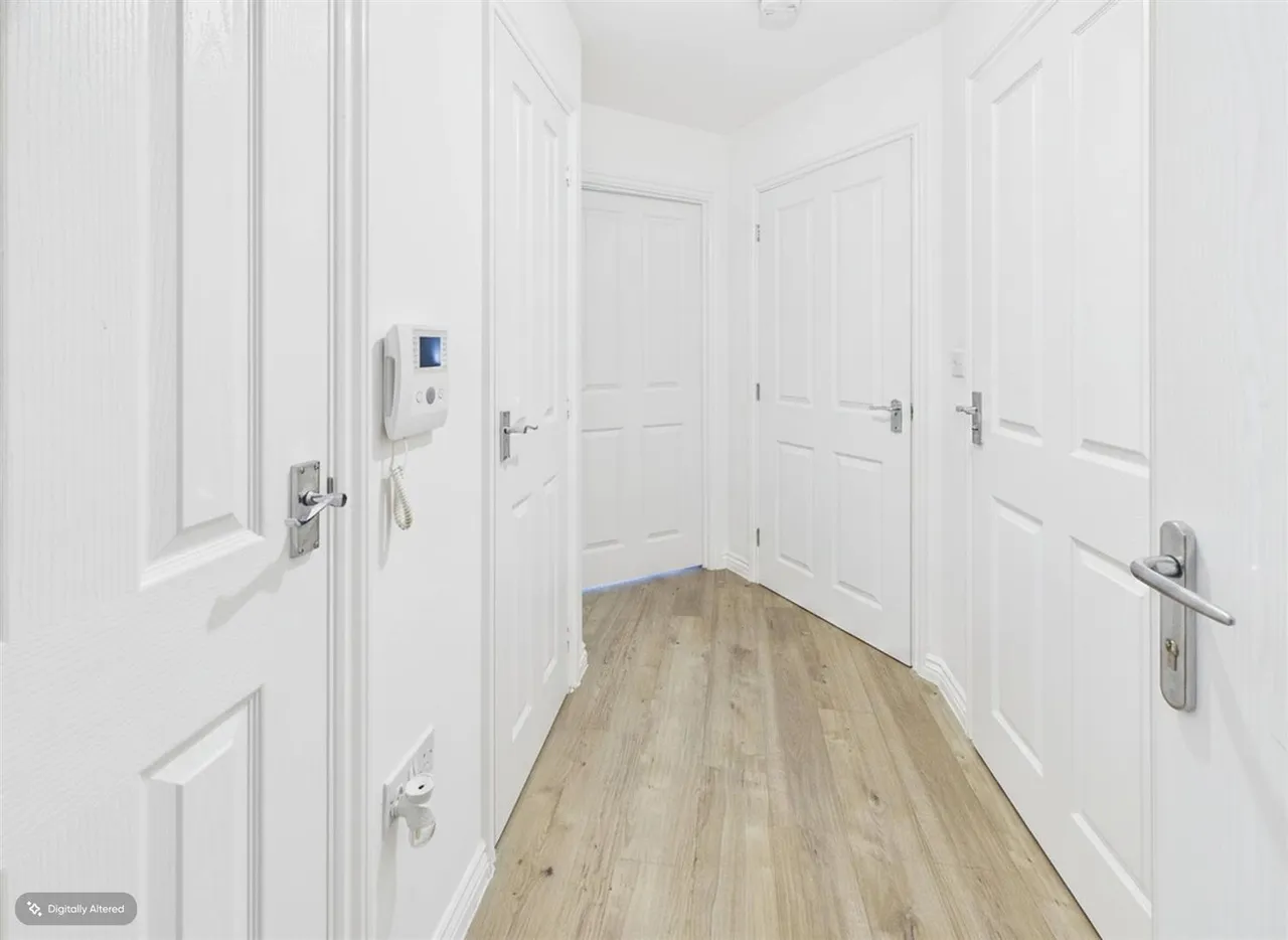 Manor Way, Borehamwood, photo 13