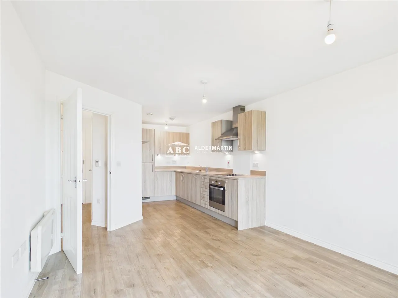 Manor Way, Borehamwood, photo 4