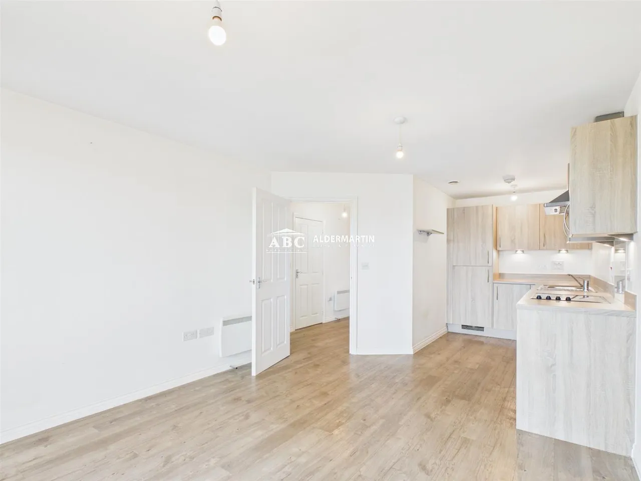 Manor Way, Borehamwood, photo 6