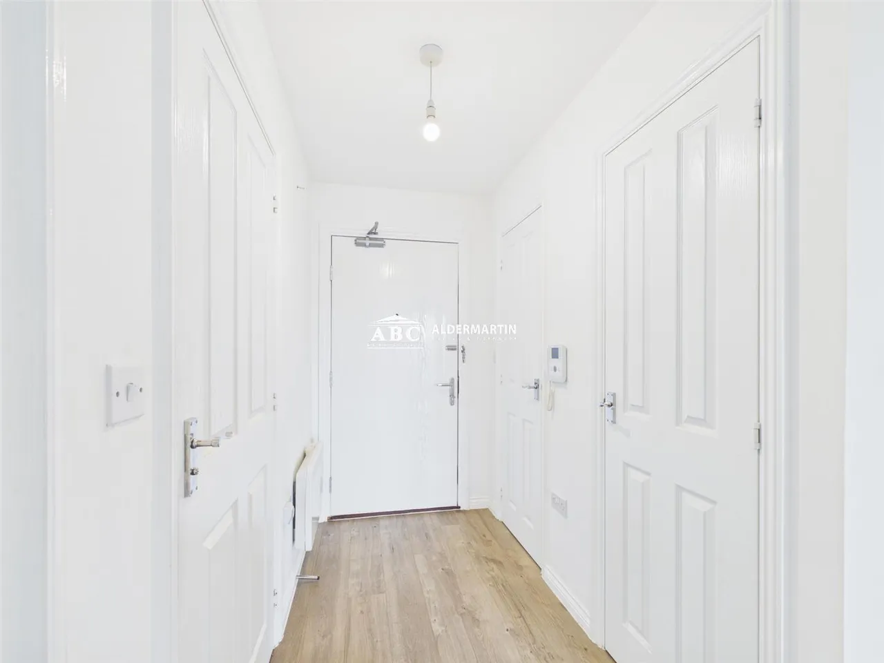 Manor Way, Borehamwood, photo 12