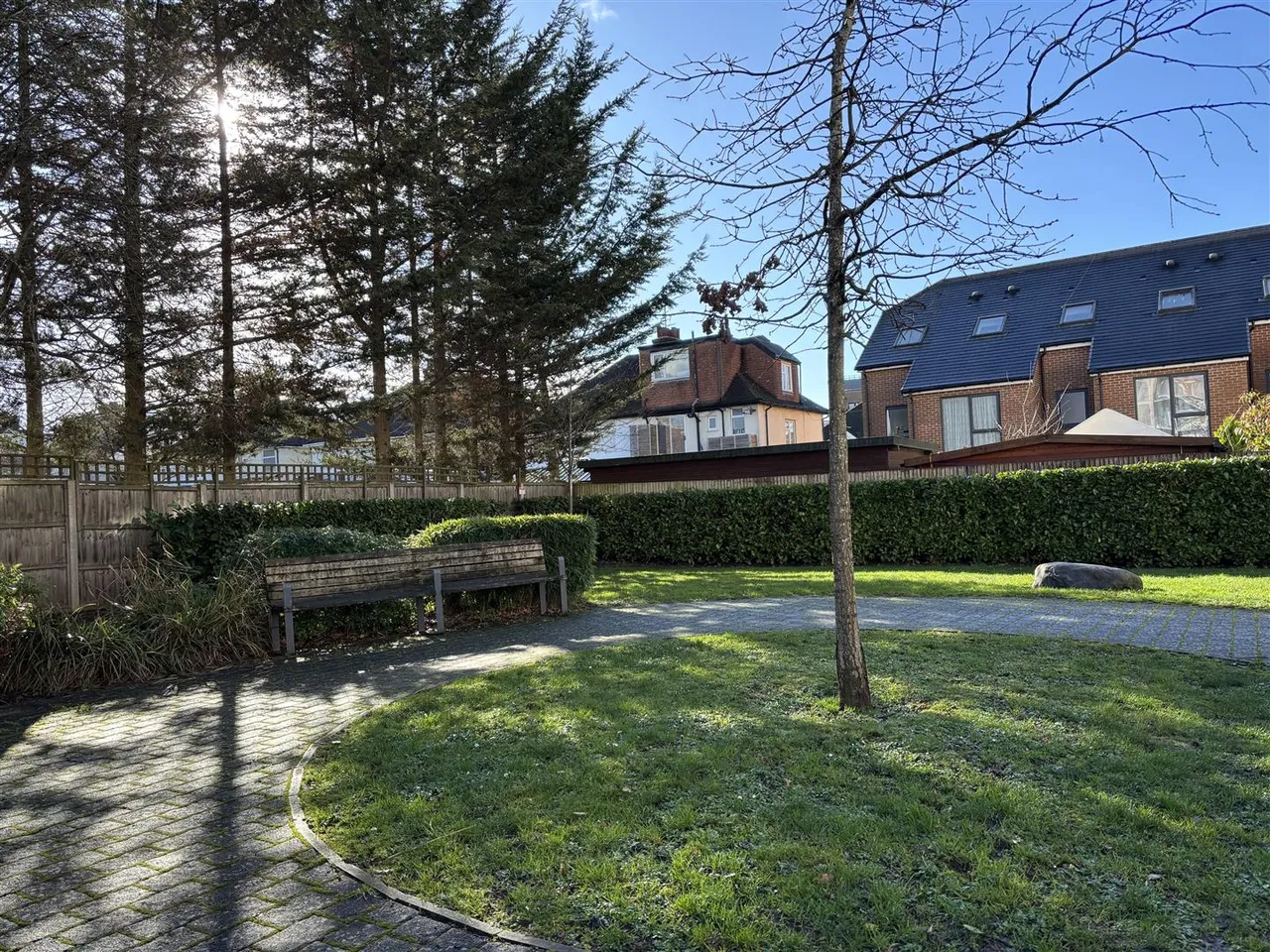 Manor Way, Borehamwood, photo 10