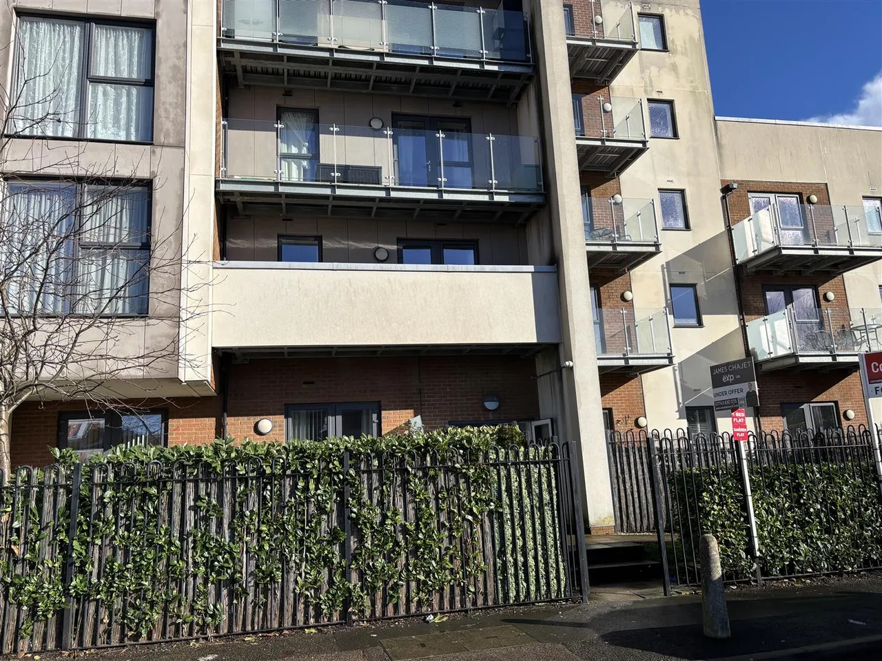Manor Way, Borehamwood, photo 5