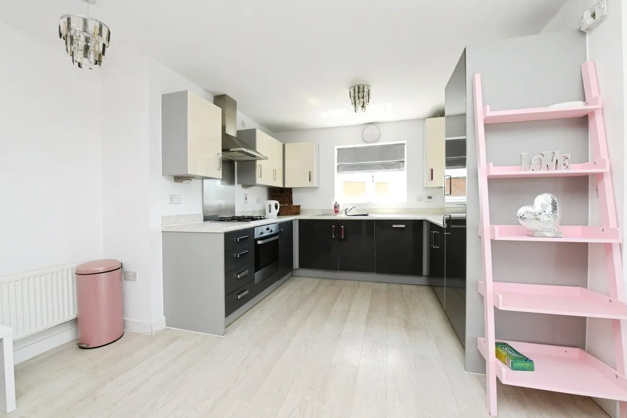 Clenshaw Path, Basildon, Essex, SS14, photo 8