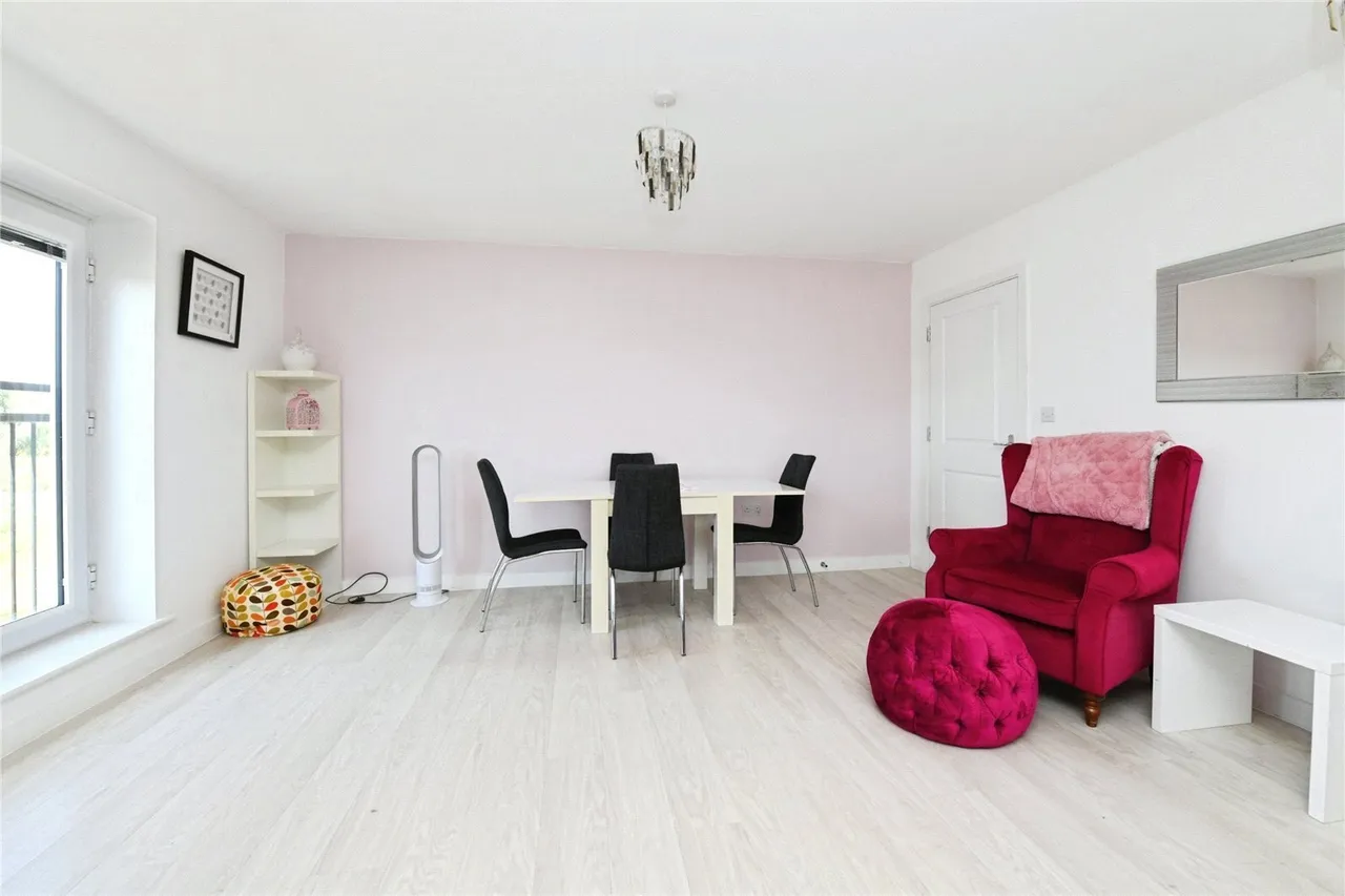 Clenshaw Path, Basildon, Essex, SS14, photo 3