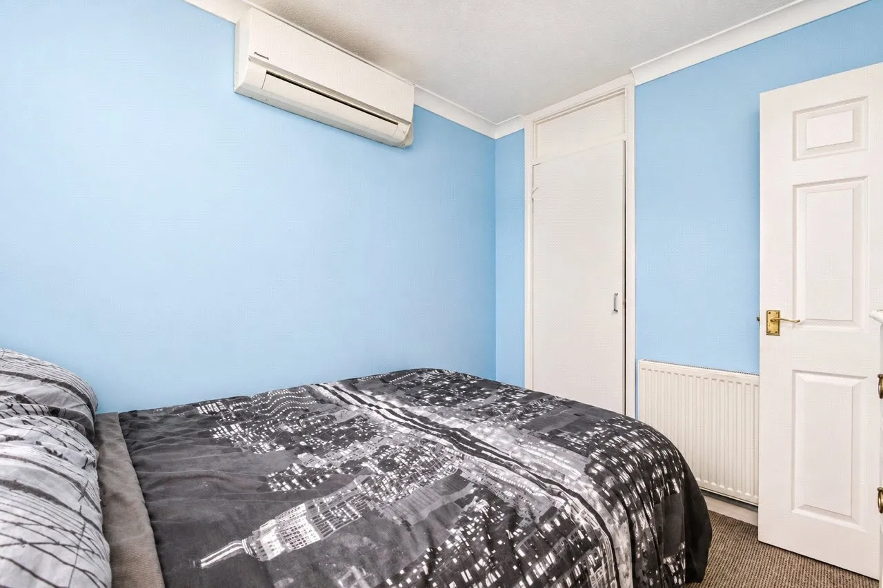 Cowdray Way, Hornchurch, RM12, photo 7