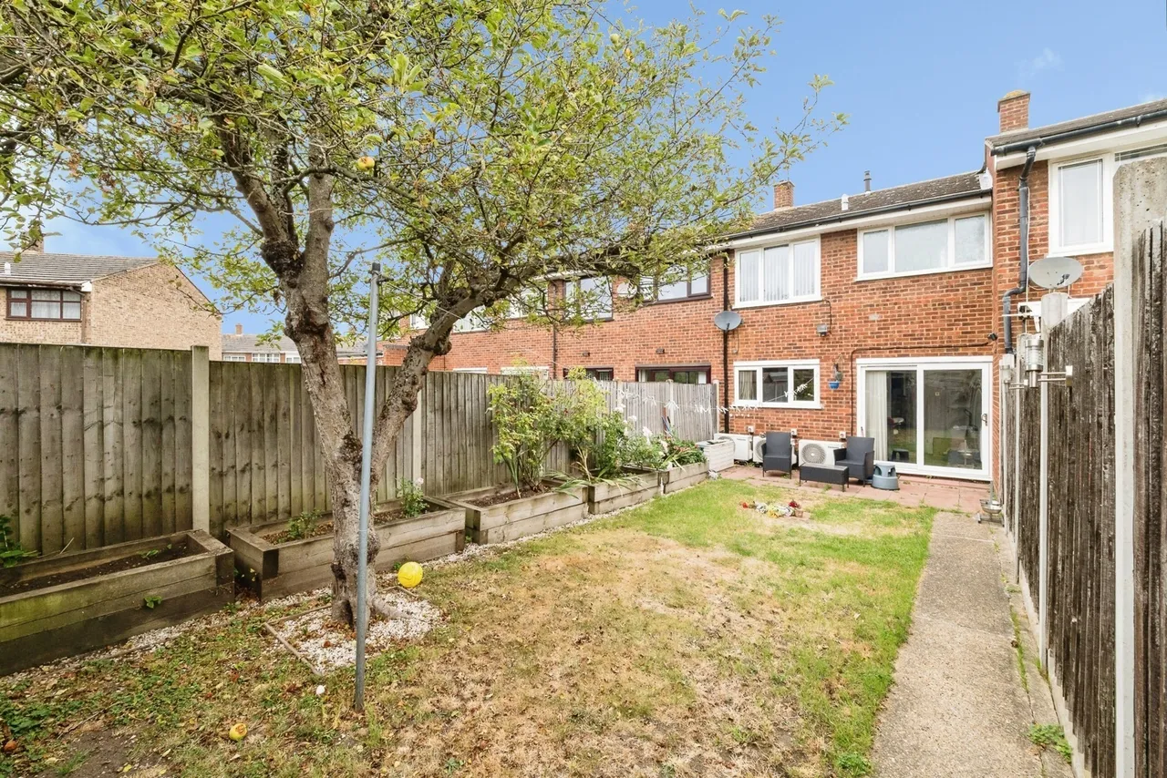 Cowdray Way, Hornchurch, RM12, photo 14