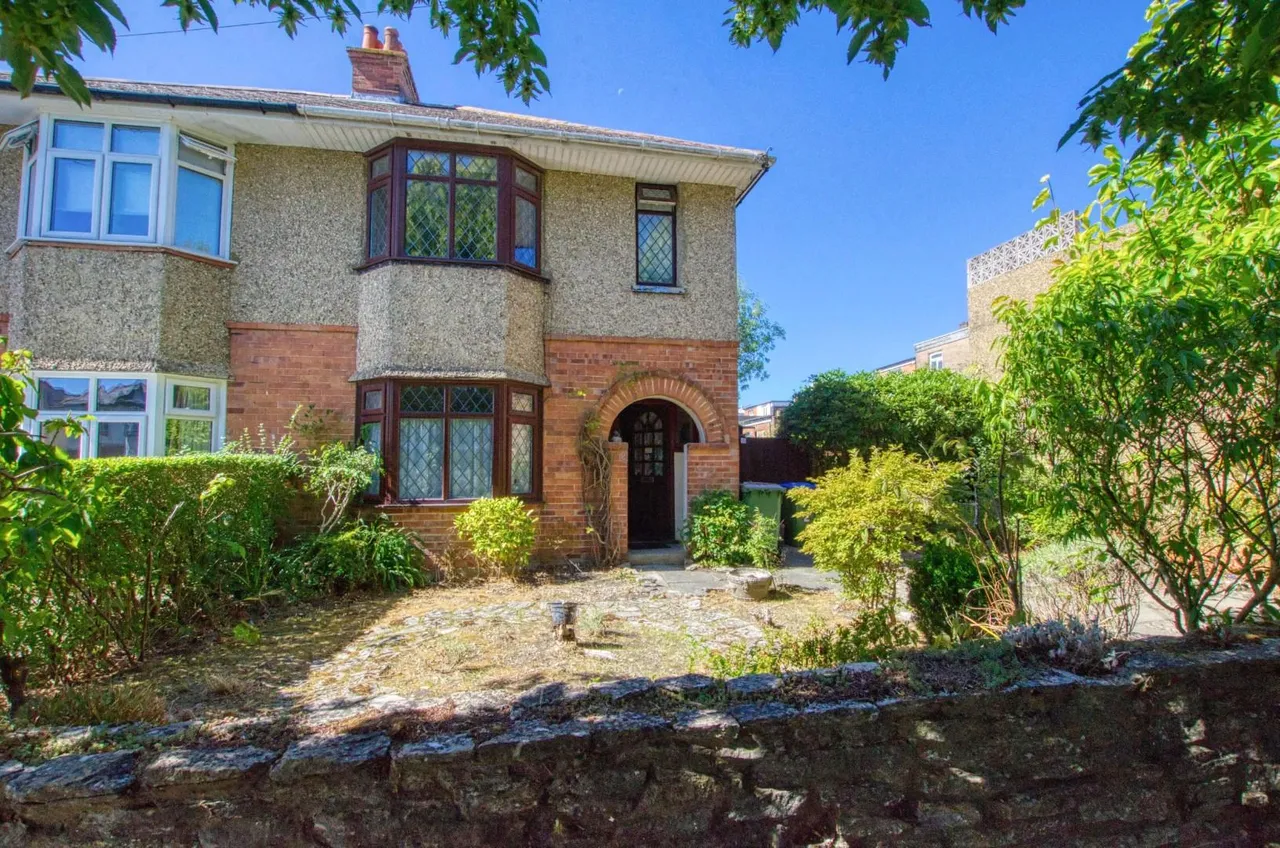 3 bed house for sale — Thornhill Avenue, Southampton, SO19 6PT