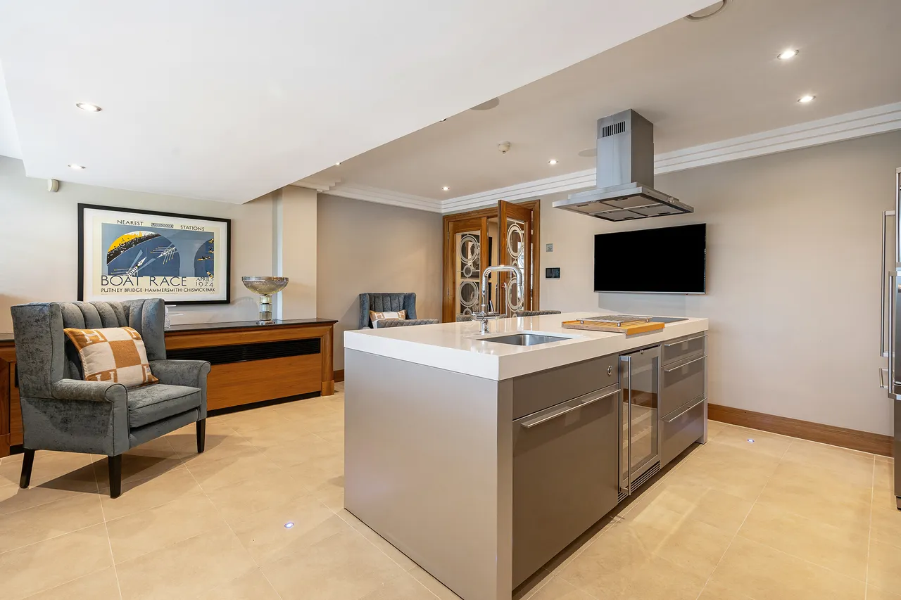 Charters Road, Sunningdale, Berkshire, photo 8