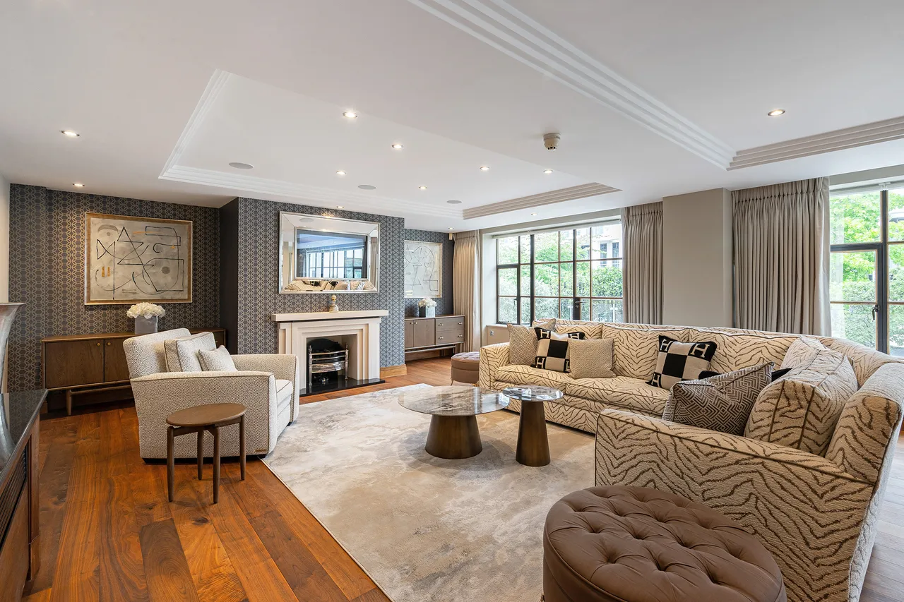 Charters Road, Sunningdale, Berkshire, photo 2