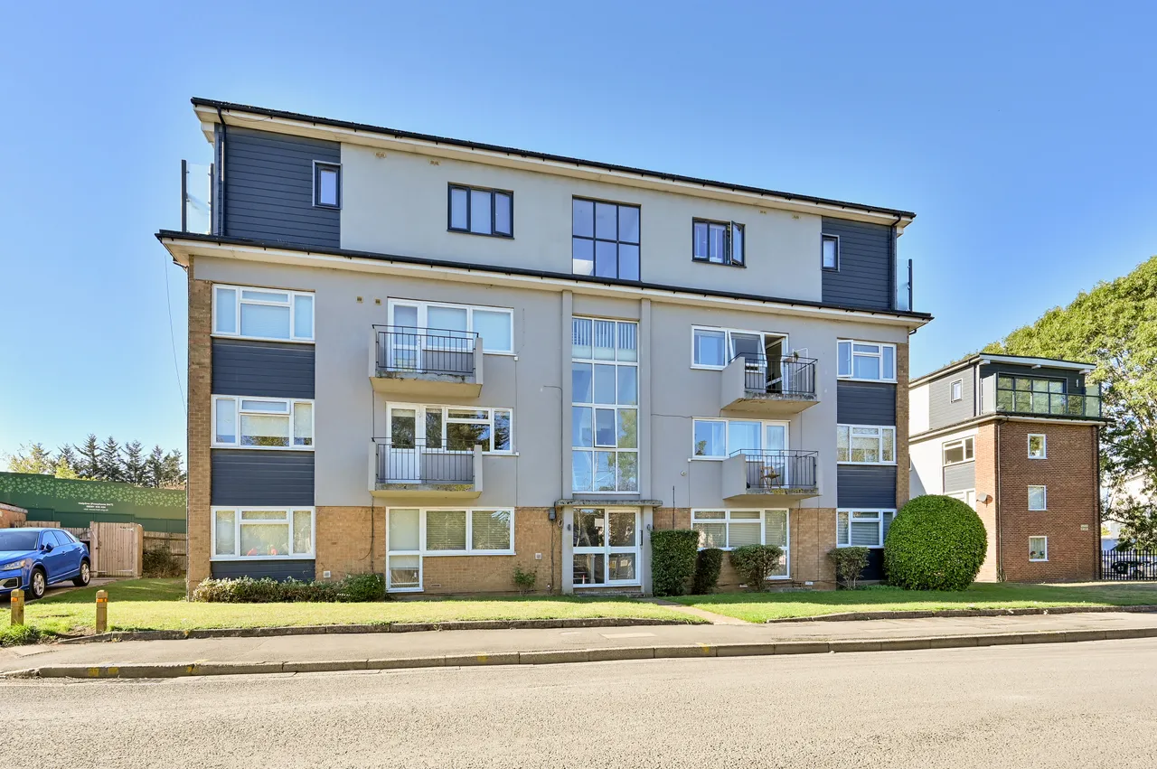 2 bed flat for sale, Northolt, UB5