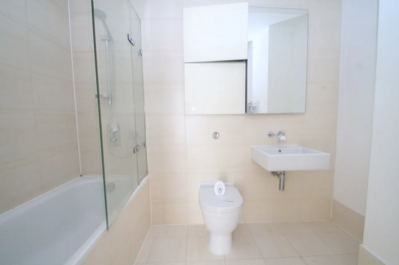 High Road, Wembley, HA9, photo 7