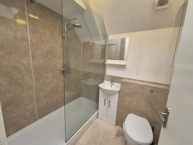 The Broadway, Thatcham, RG19, photo 7