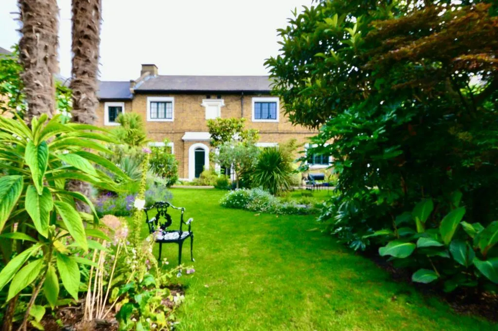 Sedgmoor Place, Pilgrims Cloisters, SE5, photo 4