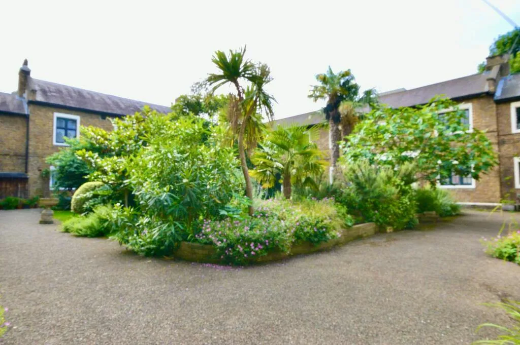 Sedgmoor Place, Pilgrims Cloisters, SE5, photo 8