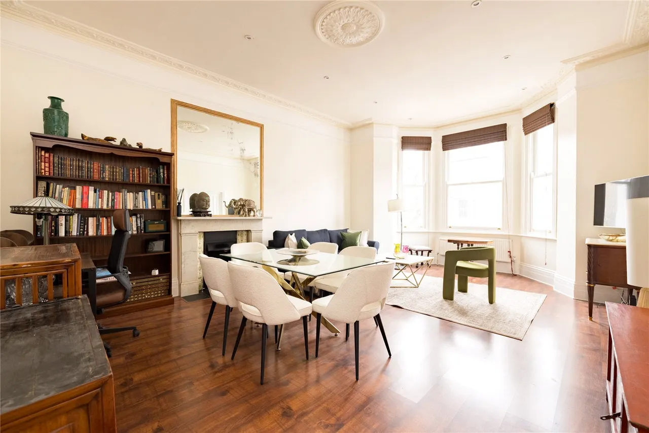 2 bed flat for sale, Redcliffe Gardens, Chelsea, SW10