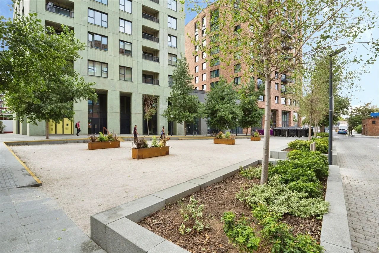 Dipper Drive, London, E3, photo 15